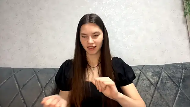KaseyByczek online show from October 16, 2025, 9:10 am