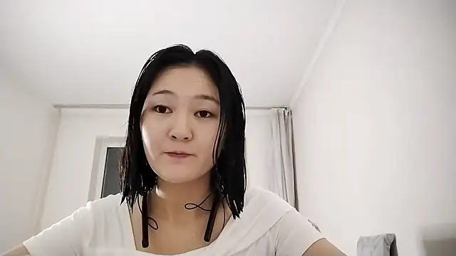 Lyndasilk online show from October 16, 2025, 2:07 pm