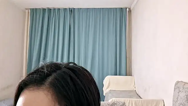 Lyndasilk online show from April 7, 2026, 2:17 pm