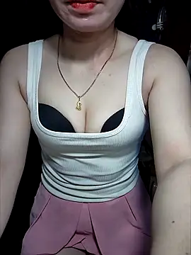 LeanaLy online show from November 8, 2025, 12:16 pm