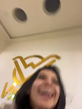 AlyssaRay online show from April 17, 2026, 12:19 pm