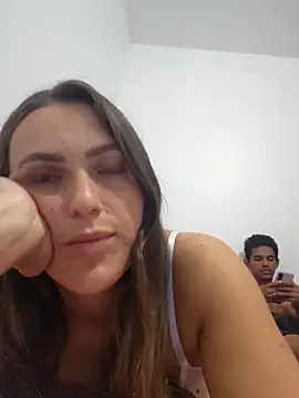 CllarinhaCortes online show from March 3, 2026, 1:39 pm