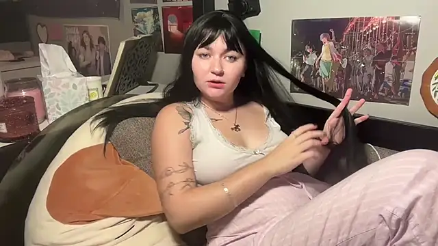 Snapshot of h3rons chatting on October 21, 2025, 11:49 pm h3rons online show from October 21, 2025, 11:49 pm