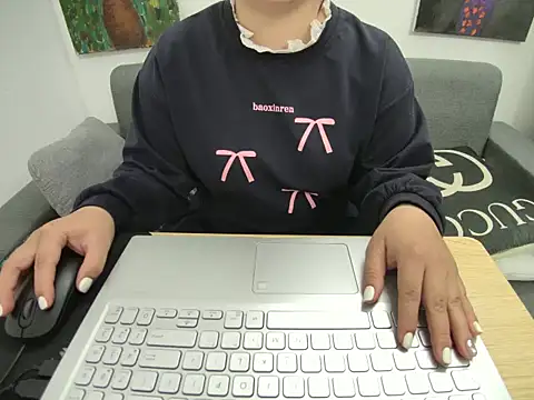 Hanna Mina online show from February 1, 2026, 9:30 am