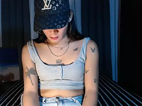 kettie  online show from October 30, 2025, 1:12 pm