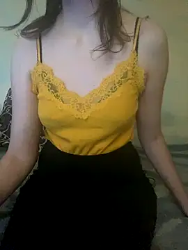 KittieCreme online show from December 4, 2025, 9:40 am