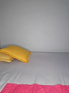 certifiedhottie2025 online show from November 19, 2025, 5:29 am