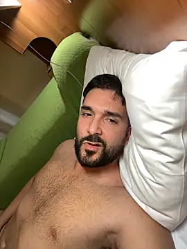 Snapshot of ReDiBastoni90 chatting on October 14, 2025, 9:26 pm ReDiBastoni90 online show from October 14, 2025, 9:26 pm