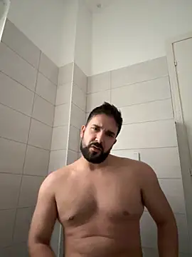 Snapshot of ReDiBastoni90 chatting on October 18, 2025, 1:23 pm ReDiBastoni90 online show from October 18, 2025, 1:23 pm