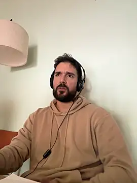 Snapshot of ReDiBastoni90 chatting on October 21, 2025, 8:26 am ReDiBastoni90 online show from October 21, 2025, 8:26 am