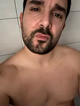 Snapshot of ReDiBastoni90 chatting on October 25, 2025, 9:06 am ReDiBastoni90 online show from October 25, 2025, 9:06 am