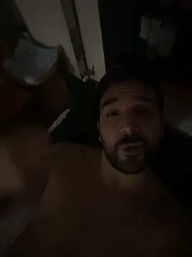 Snapshot of ReDiBastoni90 chatting on November 1, 2025, 1:40 am ReDiBastoni90 online show from November 1, 2025, 1:40 am