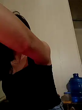 -Paige- online show from December 17, 2025, 1:22 am