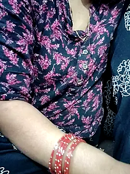 Snapshot of Hot-ranisa chatting on November 17, 2025, 4:07 am Hot-ranisa online show from November 17, 2025, 4:07 am