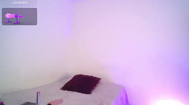 Miranda kim  online show from November 7, 2025, 9:15 pm