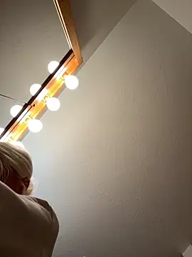 Snapshot of itspinkkk chatting on October 23, 2025, 2:33 am itspinkkk online show from October 23, 2025, 2:33 am