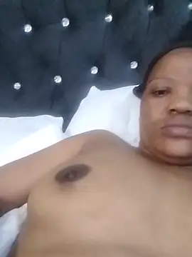 CaramelBoootie online show from April 13, 2026, 5:29 pm