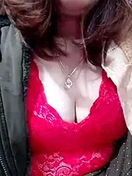 YiyinLy online show from January 10, 2026, 12:34 am