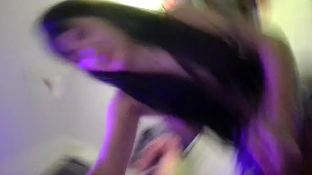 miapink33 online show from March 8, 2026, 2:04 am