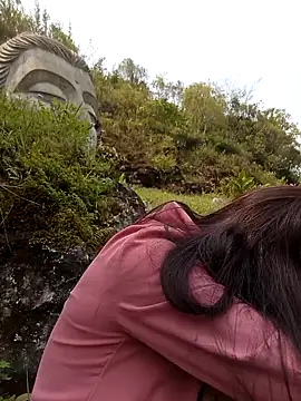 siusiu-00 online show from April 2, 2026, 4:54 am