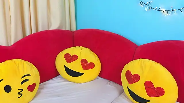 Snapshot of Soft_Lilly chatting on February 24, 2026, 6:11 am Soft Lilly online show from February 24, 2026, 6:11 am