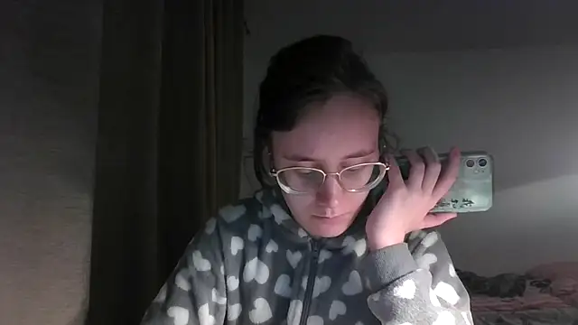 LuckySLove online show from February 8, 2026, 5:49 pm