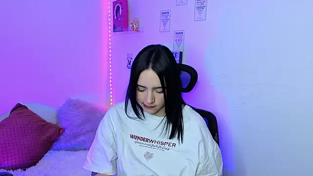 Emily Lindey online show from March 7, 2026, 4:53 am