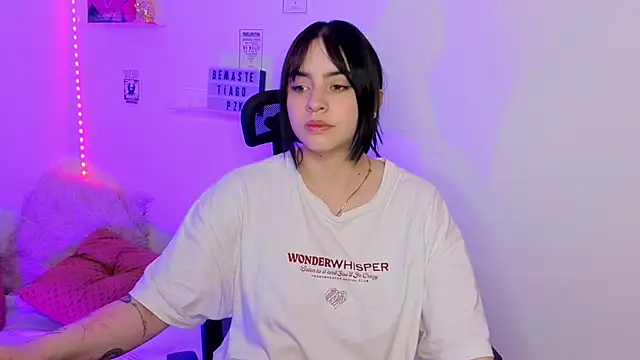 Emily Lindey online show from March 24, 2026, 7:13 am