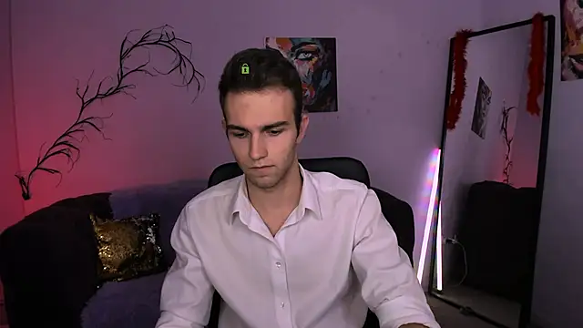 astren villo online show from November 20, 2025, 8:19 pm