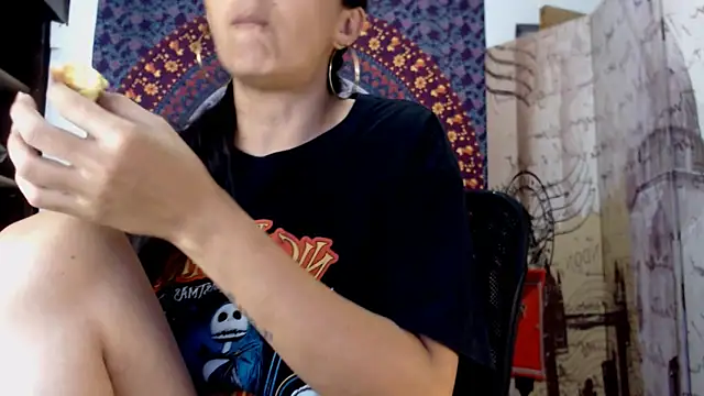 Lucyy Naugthy online show from February 13, 2026, 1:23 am