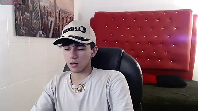 AmethystShadow17 online show from February 1, 2026, 1:15 am