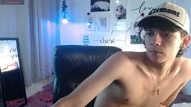 AmethystShadow17 online show from February 13, 2026, 7:43 pm