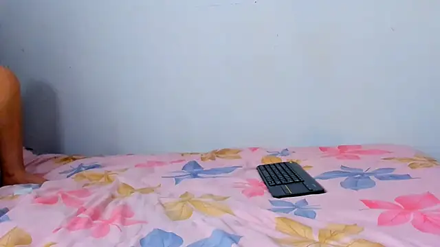 bellapixie online show from November 8, 2025, 4:18 pm