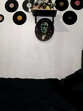 Snapshot of impia-69 chatting on December 14, 2025, 9:19 pm impia-69 online show from December 14, 2025, 9:19 pm