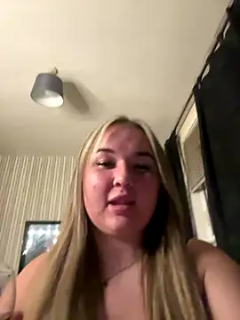 Snapshot of Princessvoltage chatting on October 14, 2025, 10:32 pm Princessvoltage online show from October 14, 2025, 10:32 pm