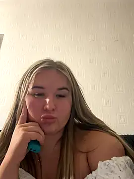 Snapshot of Princessvoltage chatting on October 20, 2025, 11:27 pm Princessvoltage online show from October 20, 2025, 11:27 pm