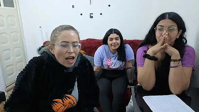 lesb milf online show from June 11, 2026, 12:32 am