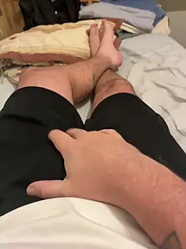 Snapshot of creamydeluxe chatting on November 4, 2025, 1:32 pm creamydeluxe online show from November 4, 2025, 1:32 pm