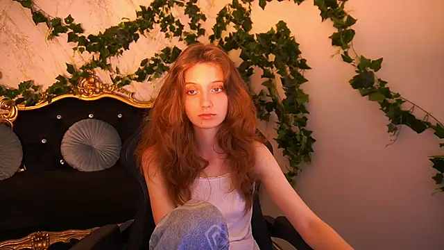 CuteeFoxy online show from November 13, 2025, 3:55 pm