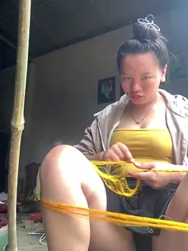 hanaa-show online show from April 22, 2026, 1:52 am