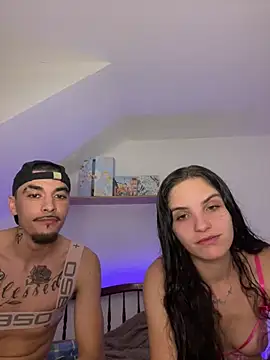 Camillafaro64 online show from April 17, 2026, 11:19 pm