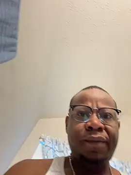 Snapshot of SincereMoneyBJ chatting on October 22, 2025, 12:16 pm SincereMoneyBJ online show from October 22, 2025, 12:16 pm