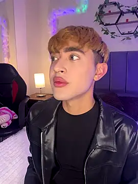 JustinCastiblanco online show from October 17, 2025, 11:46 am