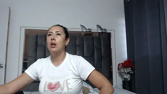 Salmma Milf online show from April 10, 2026, 11:37 am