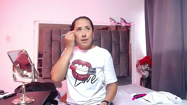 Salmma Milf online show from April 13, 2026, 11:48 am