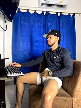 Kylian Alessandro online show from November 4, 2025, 12:48 pm