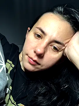 Snapshot of oliviya_mur chatting on October 17, 2025, 9:28 pm oliviya mur online show from October 17, 2025, 9:28 pm