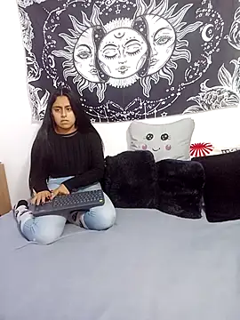 abby n emily online show from November 7, 2025, 12:16 pm