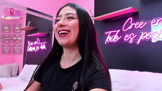 JuliethCruz  online show from January 10, 2026, 10:50 am