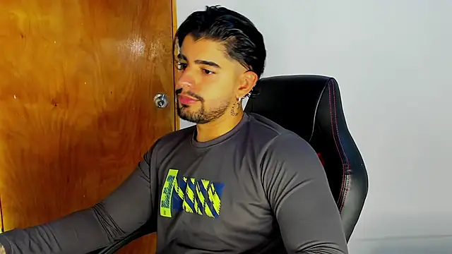 maximo black  online show from November 6, 2025, 12:00 am